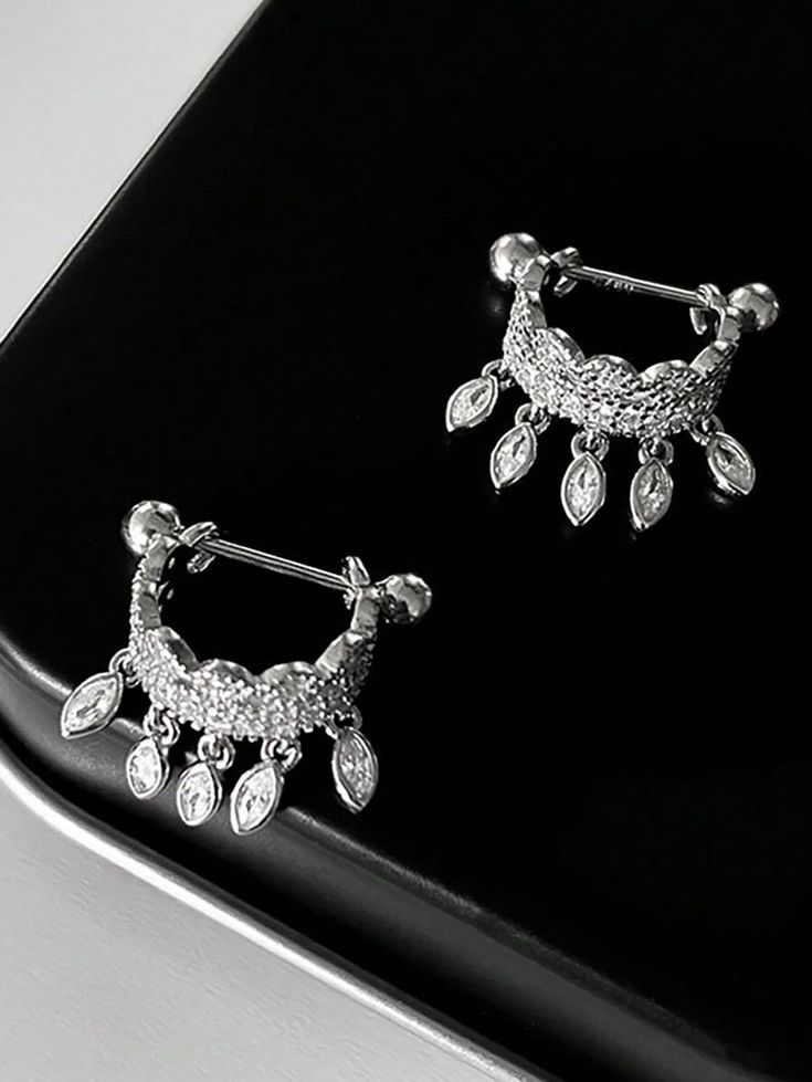 Distinctive screw-on ruffle earrings with a wonderful design, suitable for daily wear and Ramadan gifts