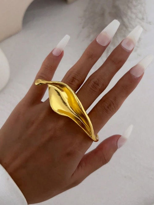 1PC Retro Leaf Curved Metal Ring, Innovative Thick Gold Silver Ring, Suitable for Women Daily Wear and Party Decoration, Elegant Jewelry Gift