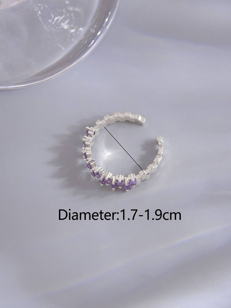 Open ring with cubic zirconia decoration