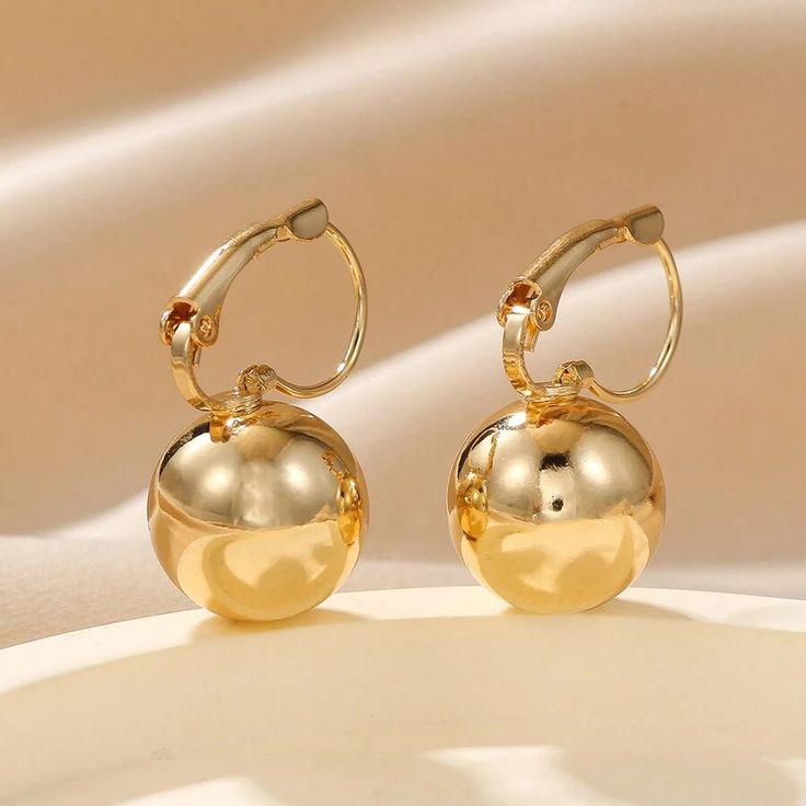 Ball earrings