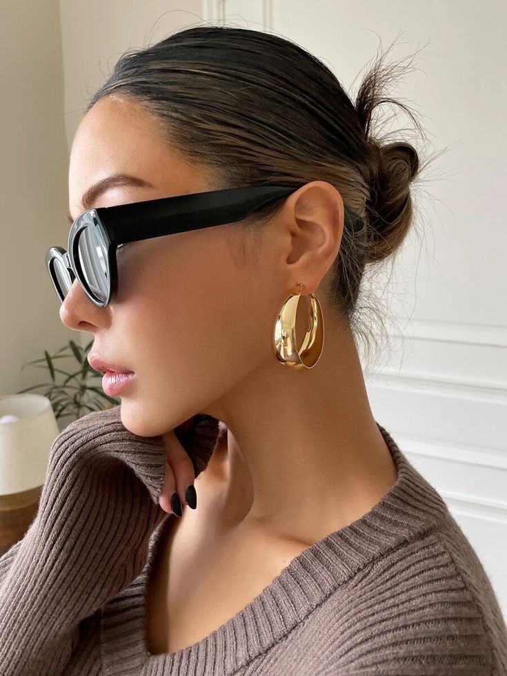 DAZY Minimalist Hoop Earrings
